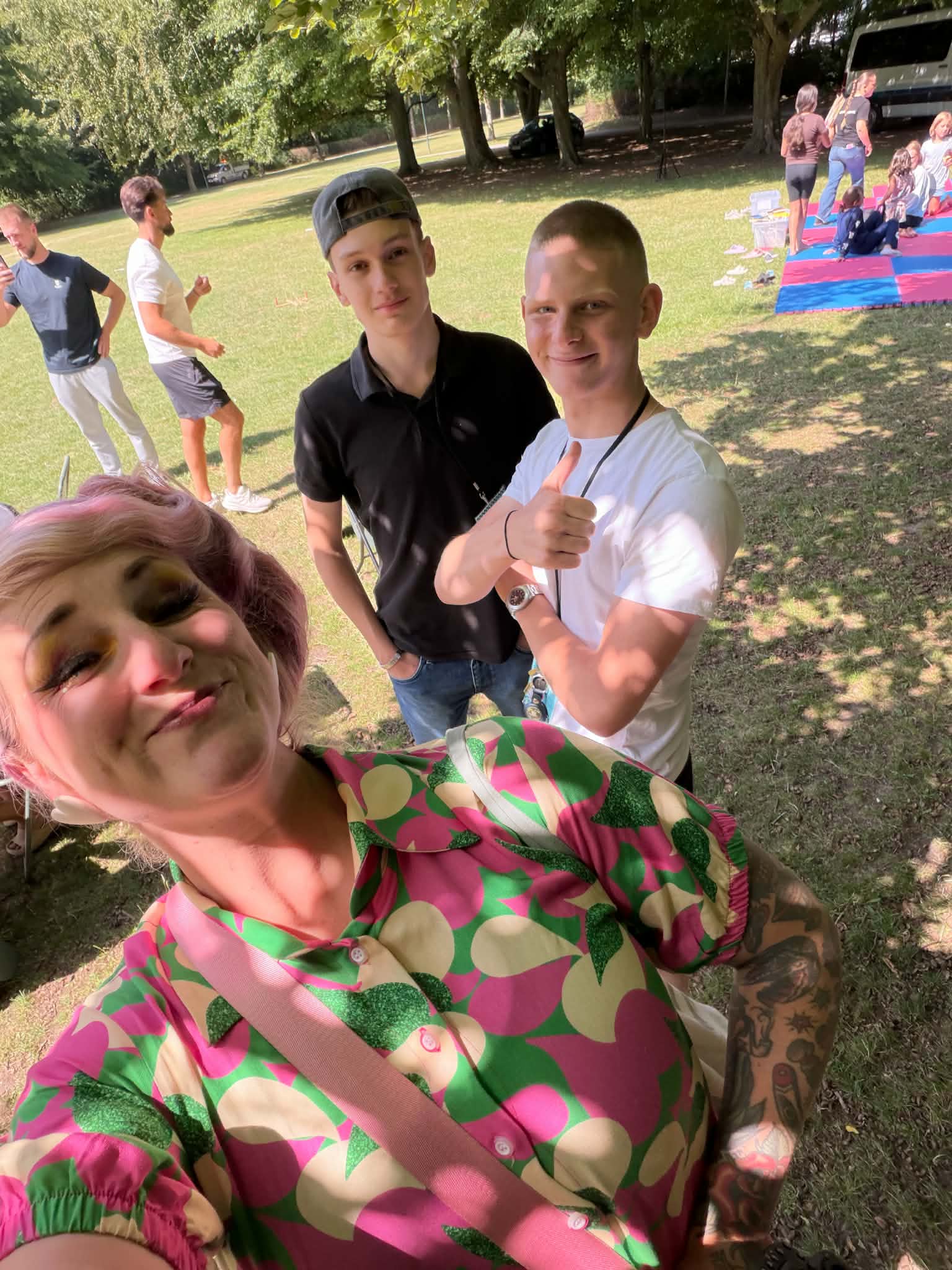 Helga, Herman och Dino